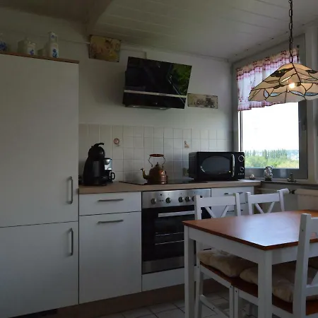 Cozy In Urbar With A River View Appartamento